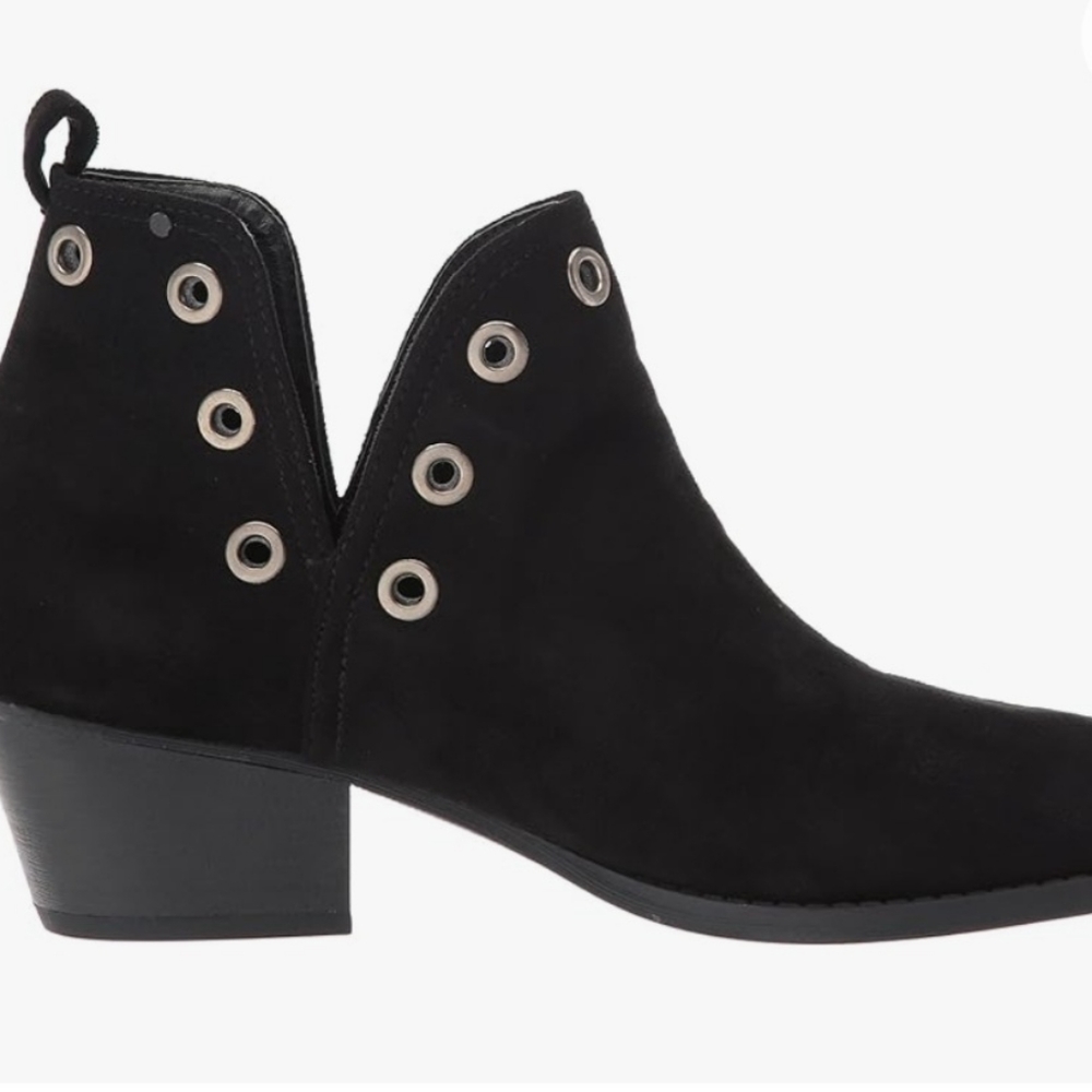 Boots - Picture 4 of 5